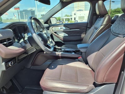 2025 Ford Explorer Platinum
