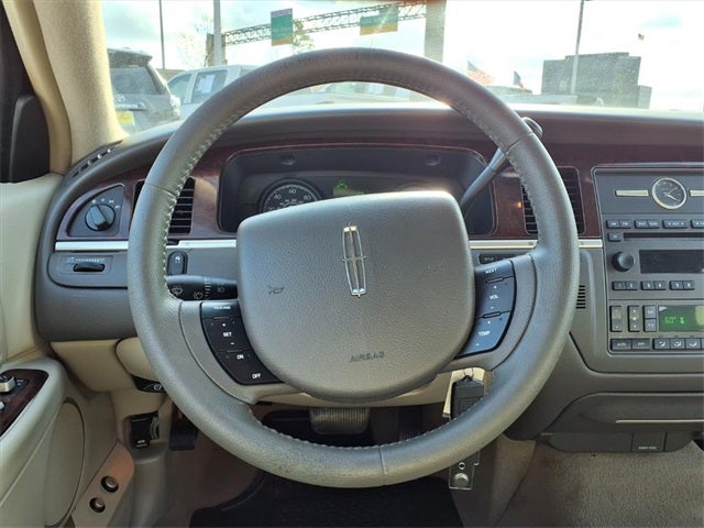2006 Lincoln Town Car Signature
