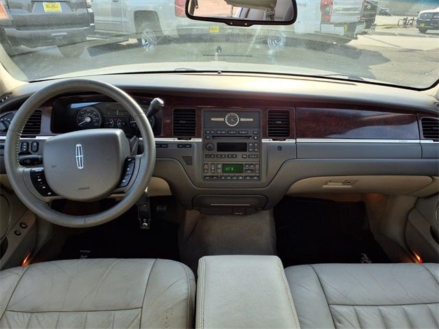 2006 Lincoln Town Car Signature