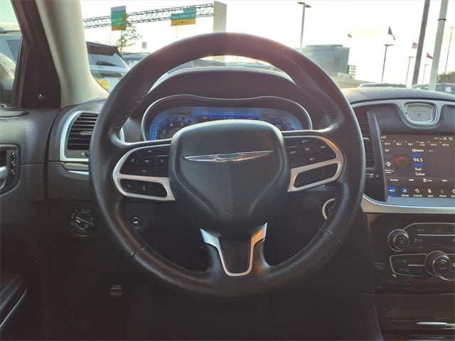 2022 Chrysler 300 Touring