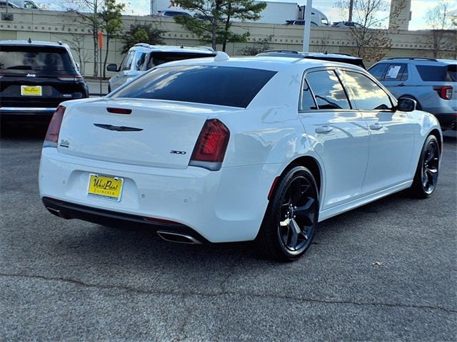 2022 Chrysler 300 Touring