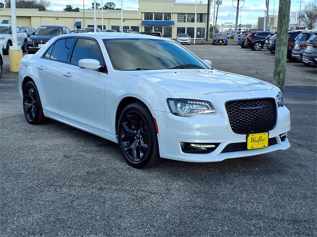 2022 Chrysler 300 Touring