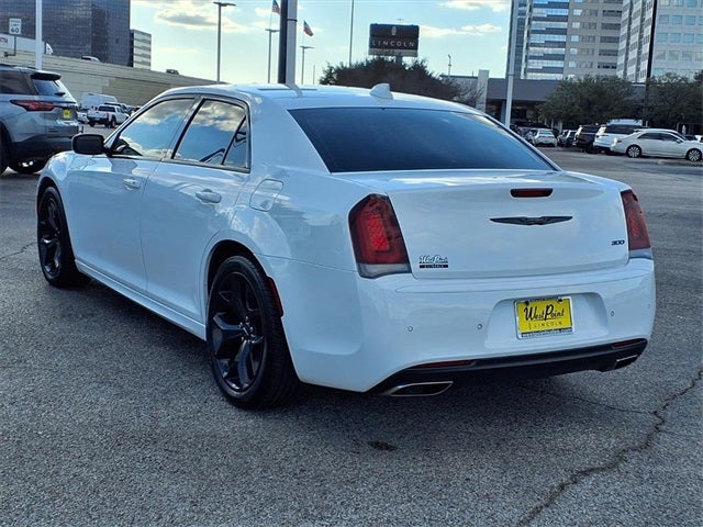 2022 Chrysler 300 Touring