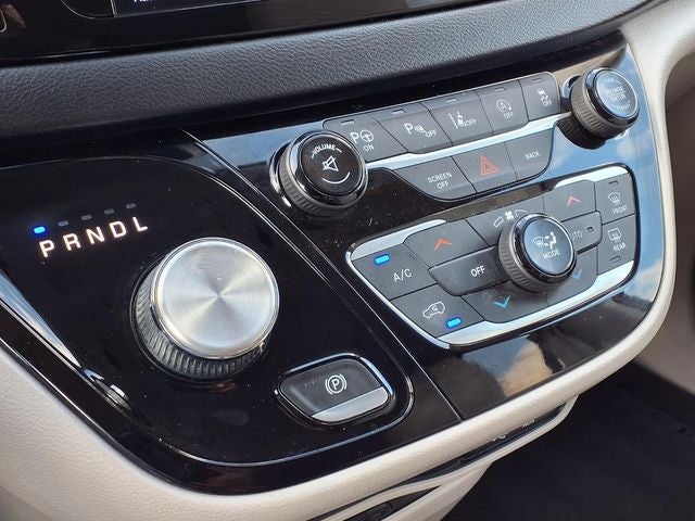 2017 Chrysler Pacifica Touring L Plus