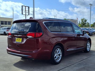 2017 Chrysler Pacifica Touring L Plus