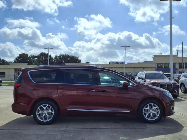 2017 Chrysler Pacifica Touring L Plus