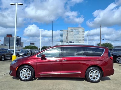 2017 Chrysler Pacifica Touring L Plus