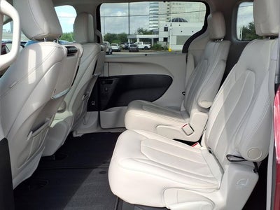 2017 Chrysler Pacifica Touring L Plus