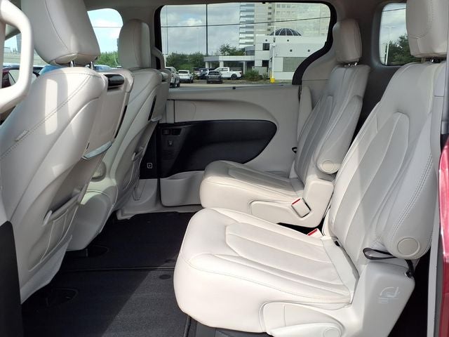 2017 Chrysler Pacifica Touring L Plus