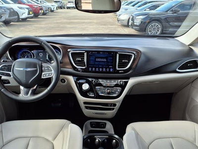 2017 Chrysler Pacifica Touring L Plus