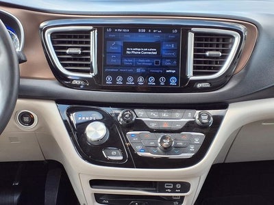 2017 Chrysler Pacifica Touring L Plus
