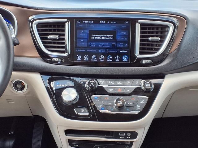 2017 Chrysler Pacifica Touring L Plus