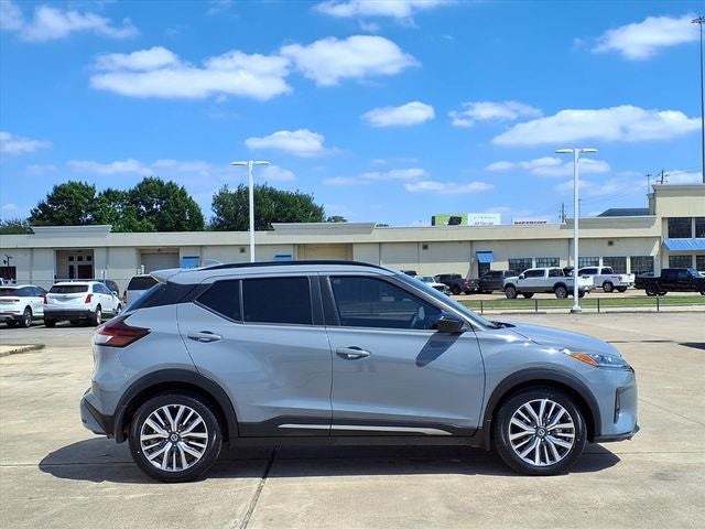 2021 Nissan Kicks SR