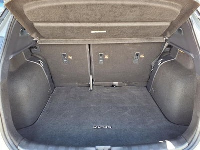 2021 Nissan Kicks SR