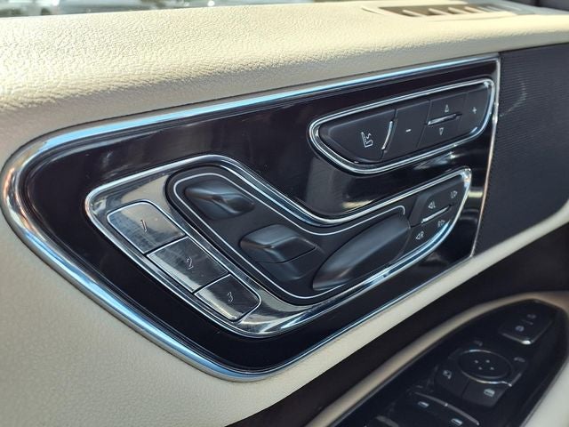 2019 Lincoln Navigator Select