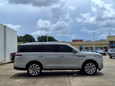 2023 Lincoln Navigator Reserve