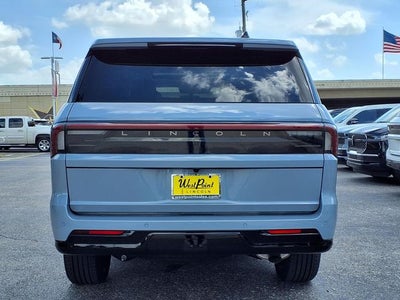 2027 Lincoln Navigator Reserve