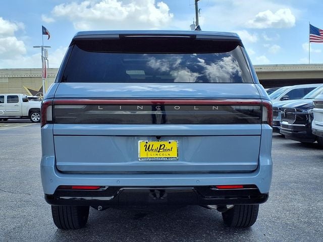 2027 Lincoln Navigator Reserve