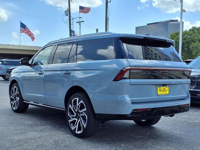 2027 Lincoln Navigator Reserve