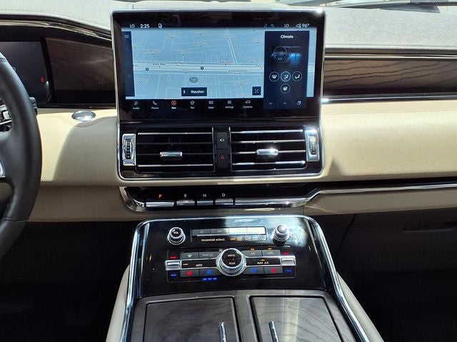 2024 Lincoln Navigator Premiere