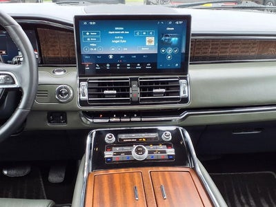 2022 Lincoln Navigator Black Label
