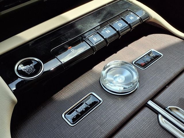2027 Lincoln Navigator Premiere
