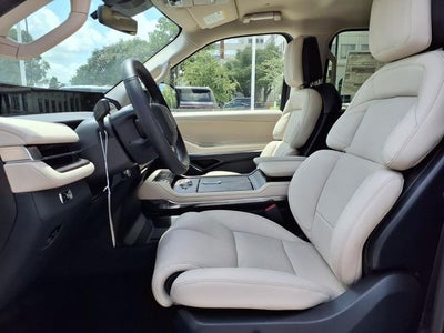 2027 Lincoln Navigator Premiere