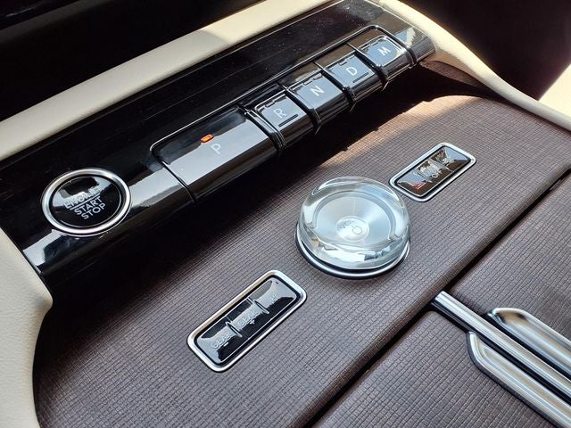 2027 Lincoln Navigator Premiere