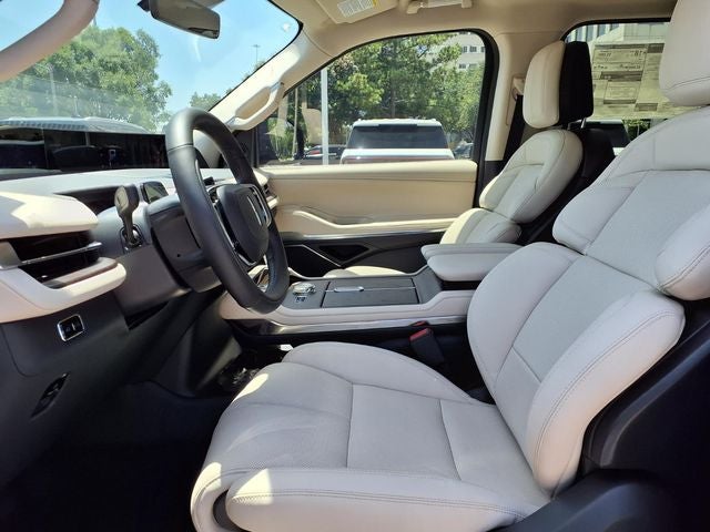 2027 Lincoln Navigator Premiere