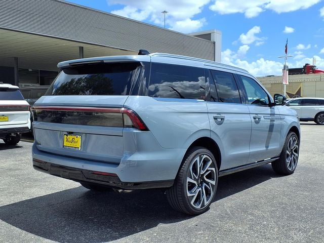 2027 Lincoln Navigator Reserve