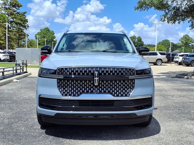 2027 Lincoln Navigator Reserve