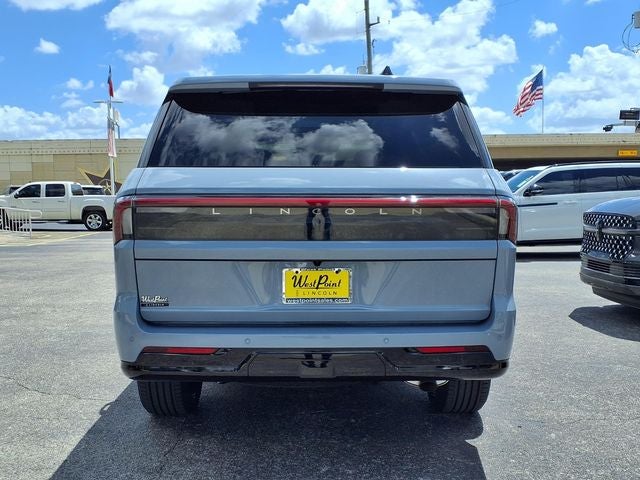 2027 Lincoln Navigator Reserve