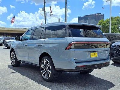 2027 Lincoln Navigator Reserve
