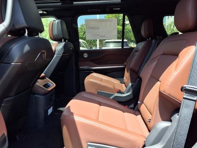 2027 Lincoln Navigator Reserve