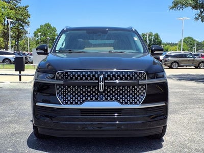 2027 Lincoln Navigator Reserve
