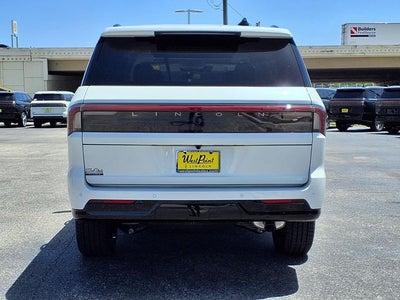 2027 Lincoln Navigator Reserve