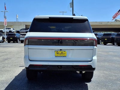 2027 Lincoln Navigator Reserve