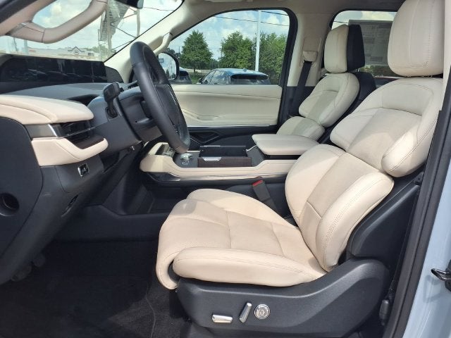 2027 Lincoln Navigator Reserve