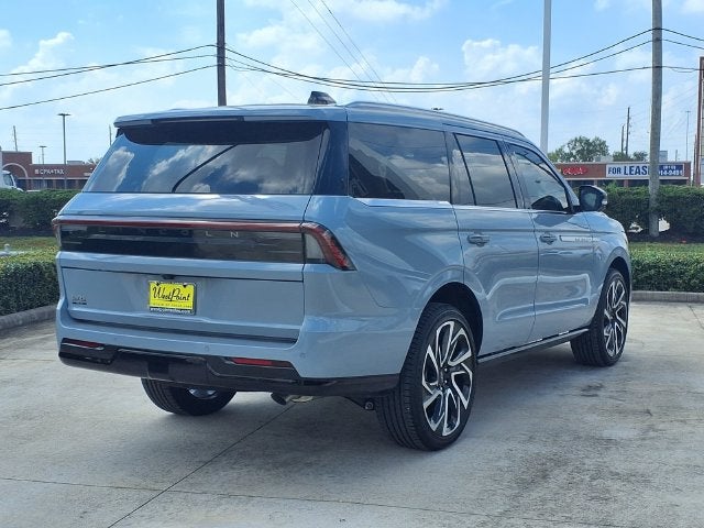 2027 Lincoln Navigator Reserve