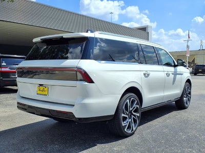 2027 Lincoln Navigator L Reserve
