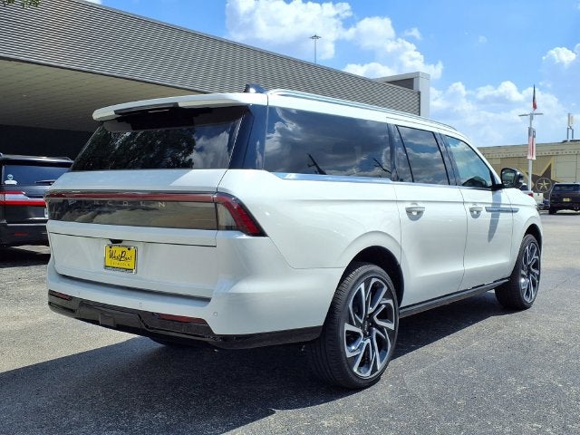 2027 Lincoln Navigator L Reserve