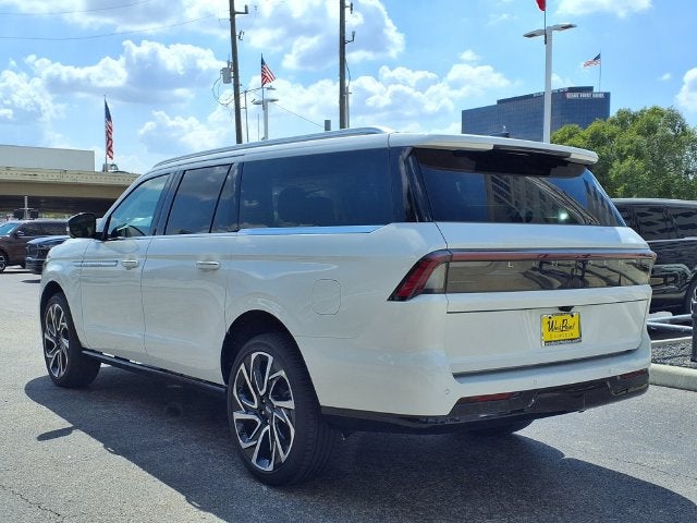 2027 Lincoln Navigator L Reserve
