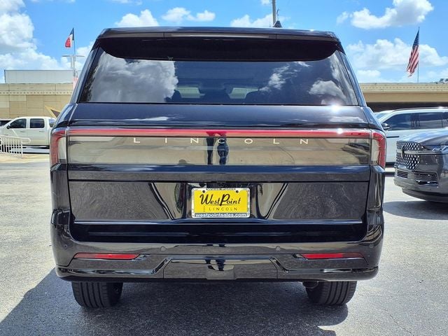 2027 Lincoln Navigator L Reserve