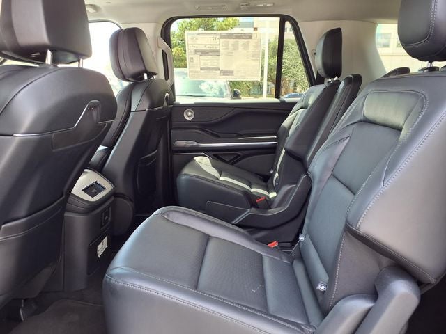 2027 Lincoln Navigator L Reserve