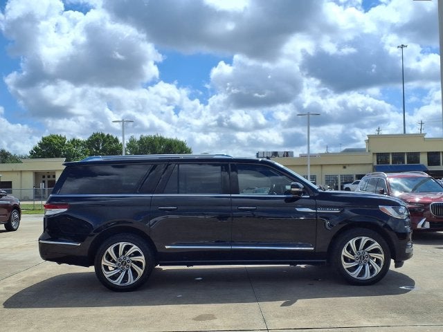 2023 Lincoln Navigator L Reserve