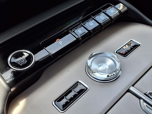 2027 Lincoln Navigator L Premiere