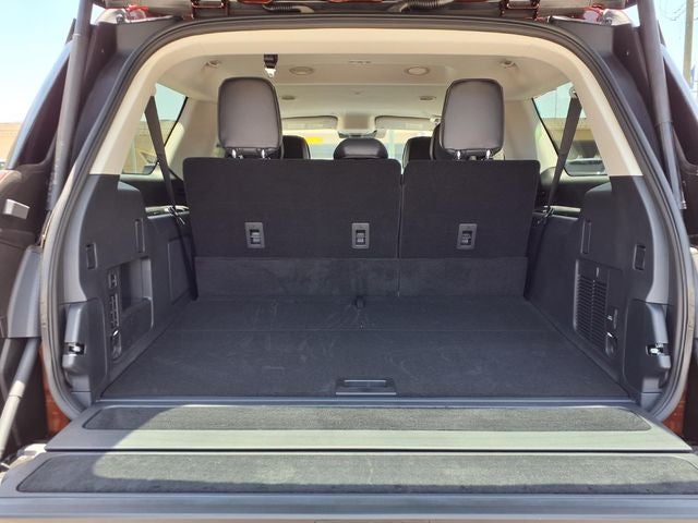 2027 Lincoln Navigator L Premiere