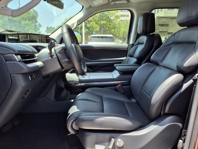 2027 Lincoln Navigator L Premiere