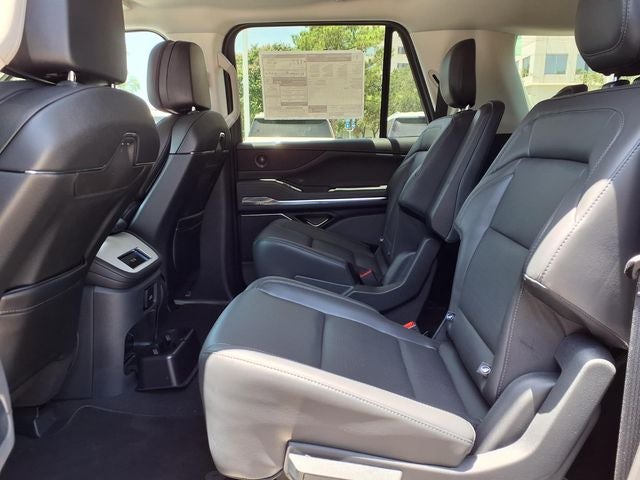 2027 Lincoln Navigator L Premiere
