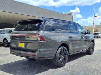 2027 Lincoln Navigator L Black Label